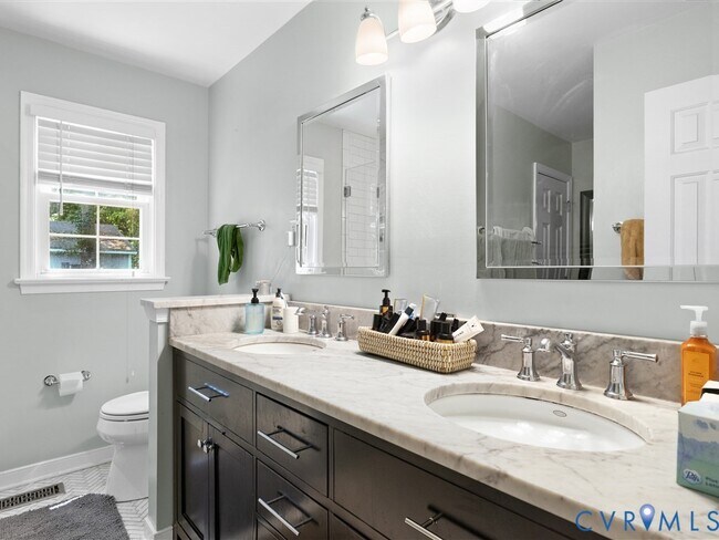 Building Photo - 9611 Woodstream Dr