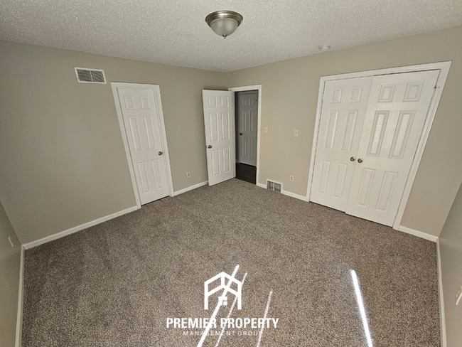 Building Photo - 3951 Silverleaf Rd