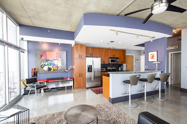 Building Photo - 943 Peachtree St NE