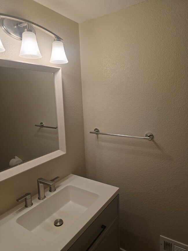 Building Photo - Move In special $ 1,000.00 off the first f...