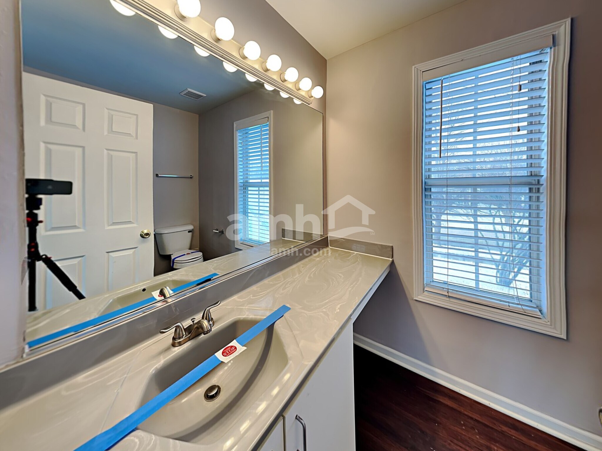 Building Photo - 2417 Deerfield Dr