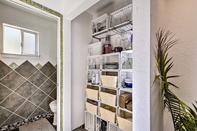 Building Photo - 800 Innes Ave