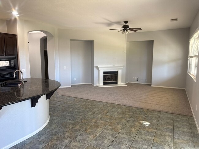 Building Photo - Single Story 4 bed 3 bath for Rent in Temeku Hills