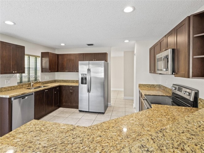 Building Photo - 5153 NW 113th Ave