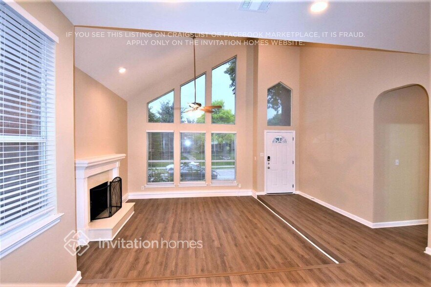 Building Photo - 2043 Hearthstone Dr