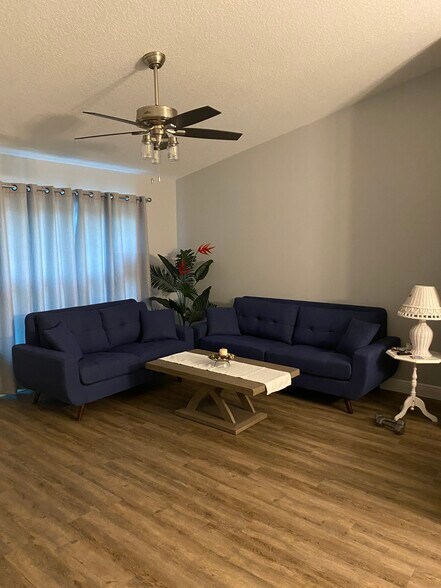 Building Photo - 9938 N Athenia Dr