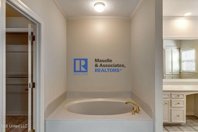 Building Photo - 3 Bed/2 Bath Home in Castlewoods in Brandon