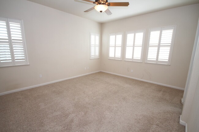 Building Photo - 4 Bed| 2 Bath | 2263SF | 3 Car Garage | Single Story | Tenant pays $190 monthly for WS&G