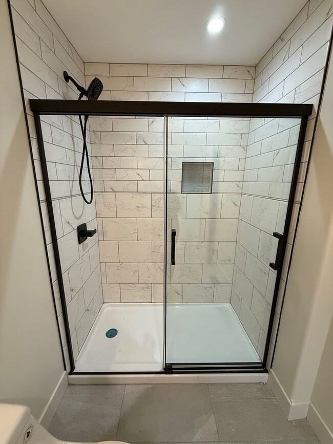 Building Photo - 6711-6715 New Town Ave.