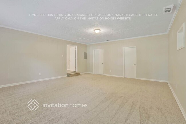 Building Photo - 10 Porter Cir