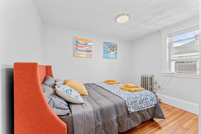 Building Photo - 29 Harbor St