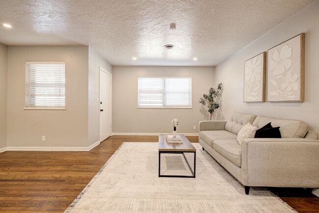 Building Photo - 1332 Kansas St