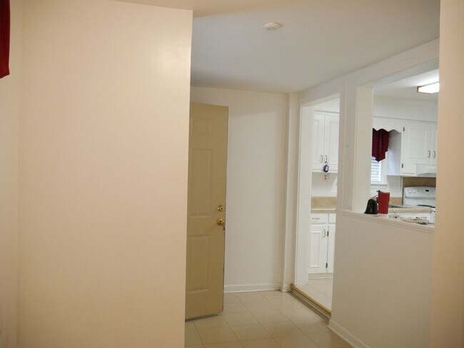 Building Photo - Home in Hahira in the country