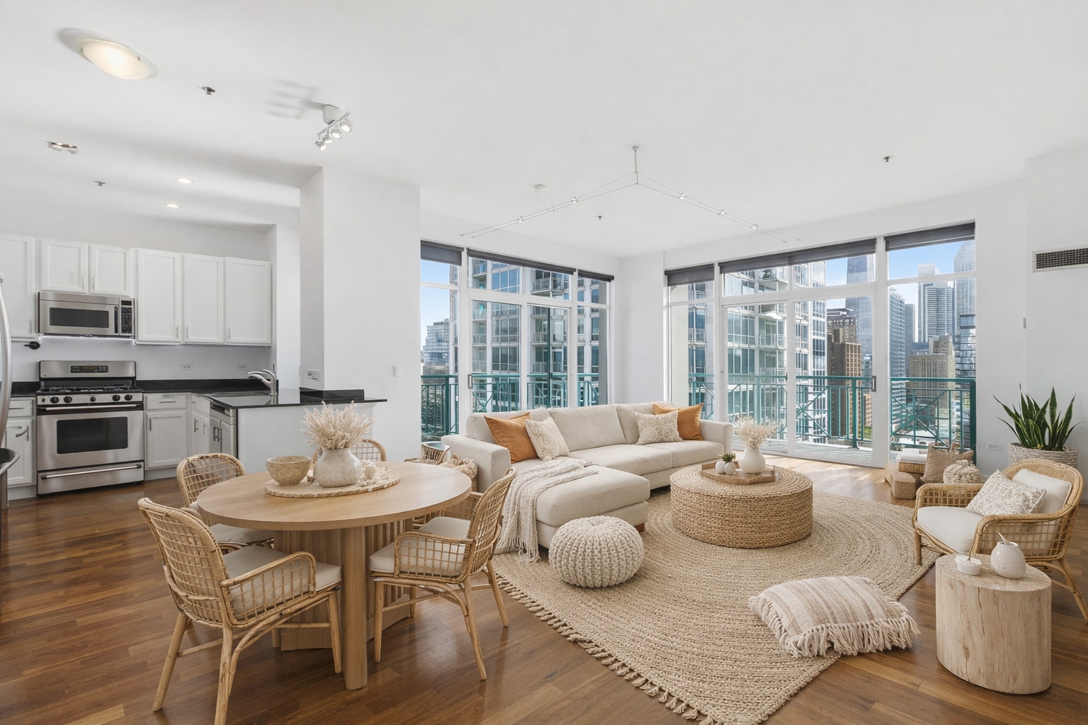 Building Photo - 340 W Superior St