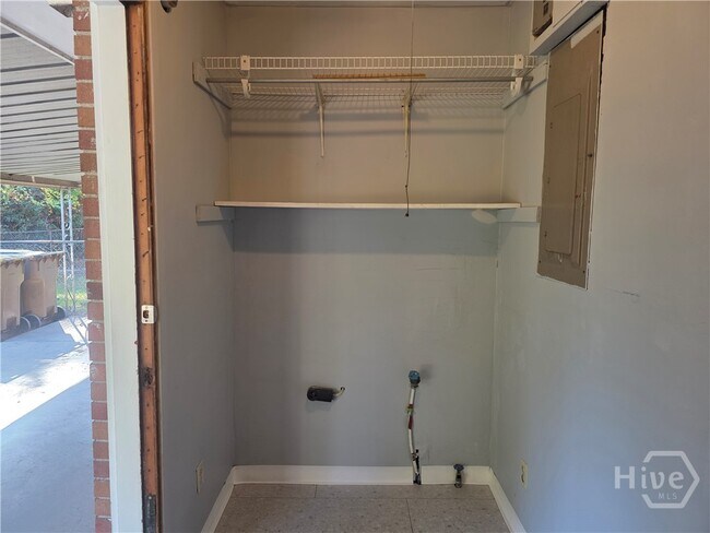 Building Photo - 213 Westwood Dr