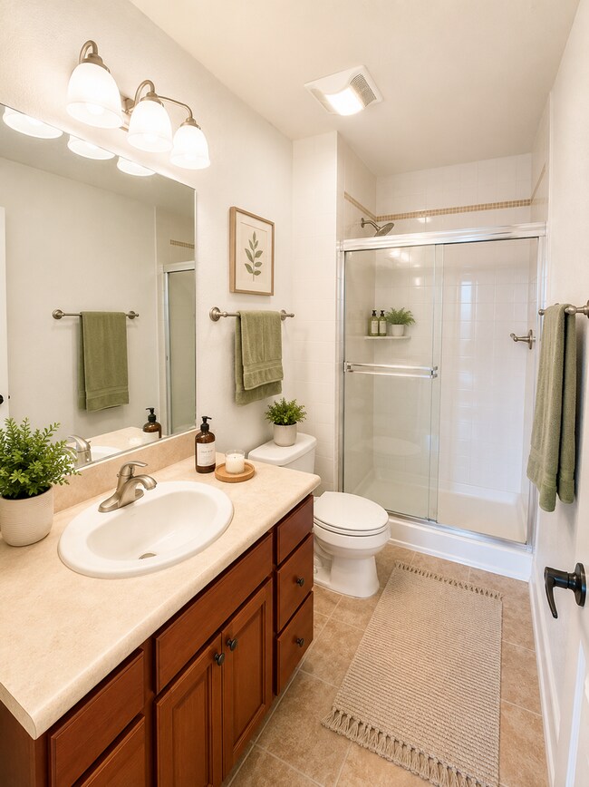 Building Photo - New paint & carpet! 2 bedroom, 2 bath top floor condo in La Jolla!