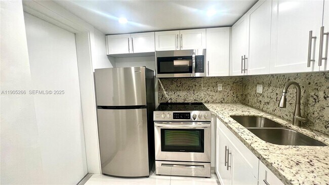 Building Photo - 234 Antiquera Ave