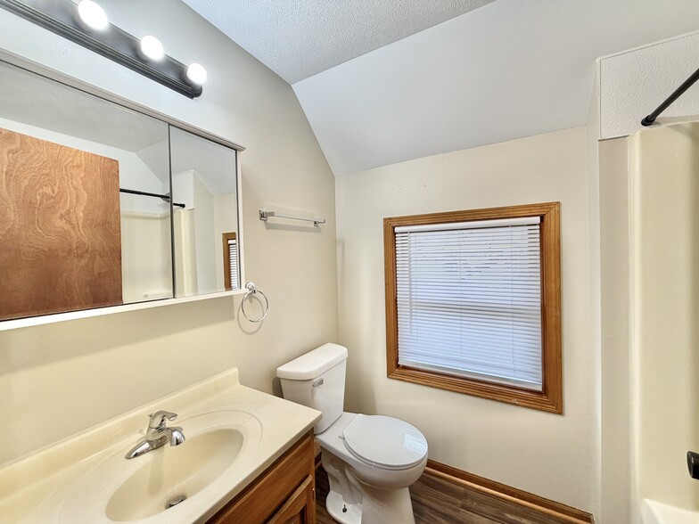 Building Photo - 167 S Jackson St