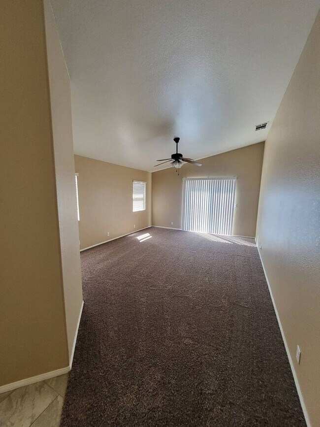 Building Photo - 21247 Chardonnay Dr