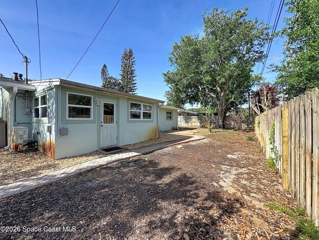 Building Photo - 1315 Lester Ct