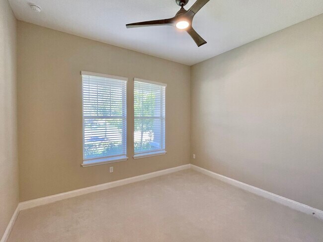 Building Photo - 68 Furrier Ct