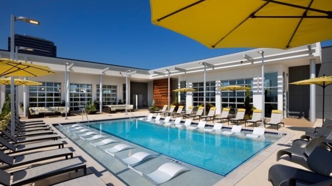 Building Photo - 3290 Cobb Galleria Pkwy