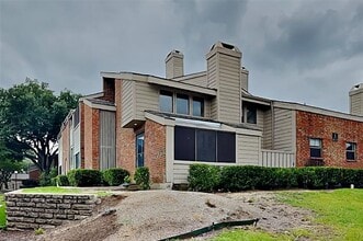 Building Photo - 9600 Royal Ln