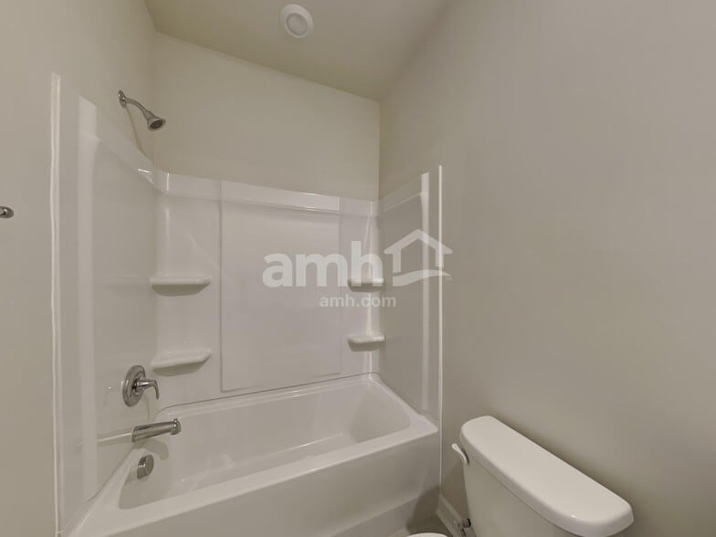 Building Photo - 305 Granby Trl