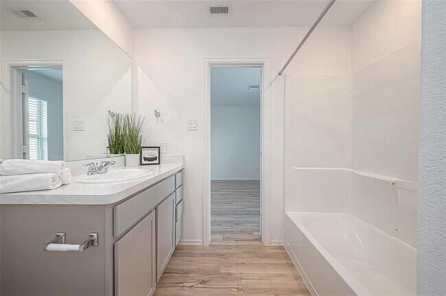 Building Photo - 26818 Wilderye Cv Ln