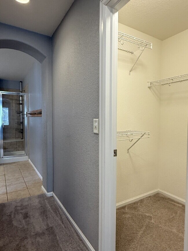 Building Photo - Gorgeous Reunion Home Features 4 Beds/2.5 Baths and Large Backyard. Close to Shopping, Dining and...
