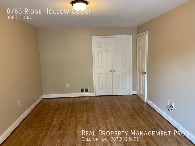 Building Photo - 8763 Ridge Hollow Ct