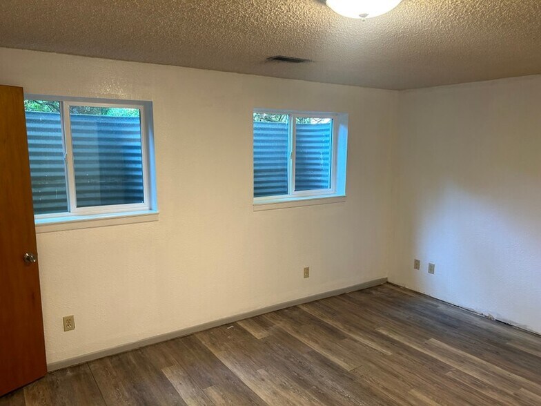 Building Photo - 65 W San Juan Ct