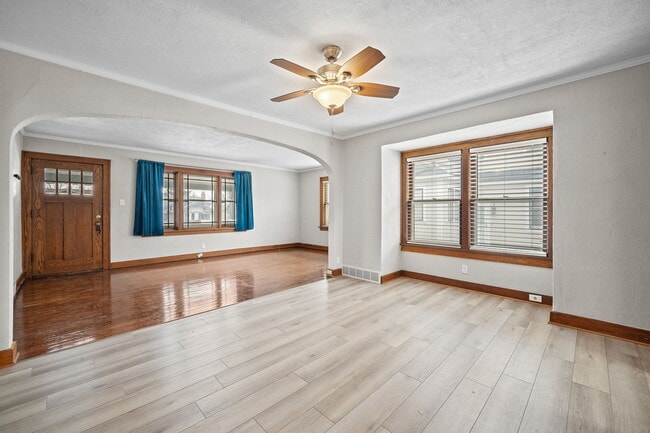 Building Photo - 4524 Waveland Ct