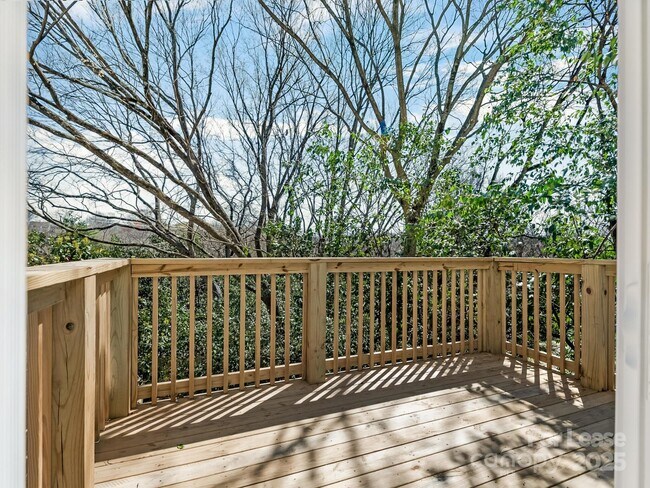 Building Photo - 1310 N Davidson St