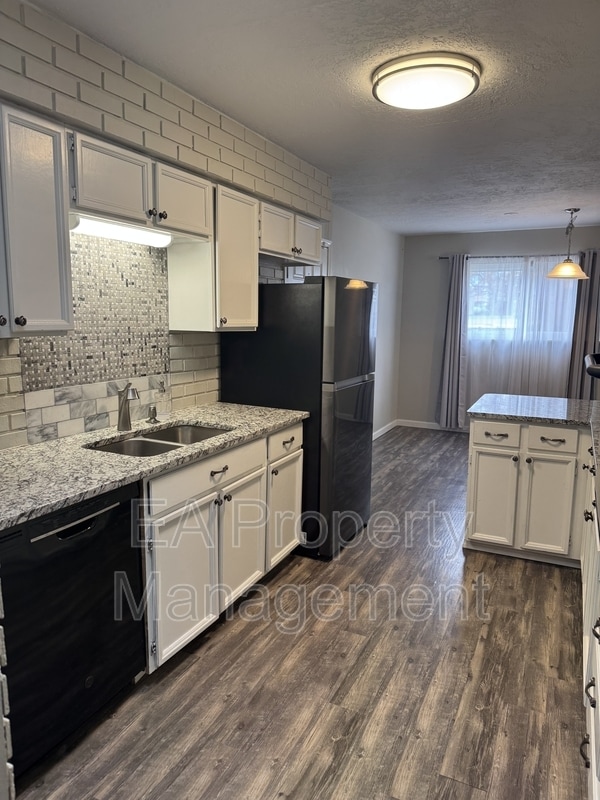 Building Photo - 1417 Dorothy St NE