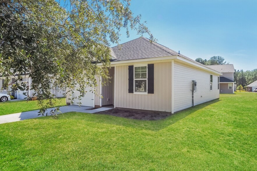 Primary Photo - 1285 Warrens Way