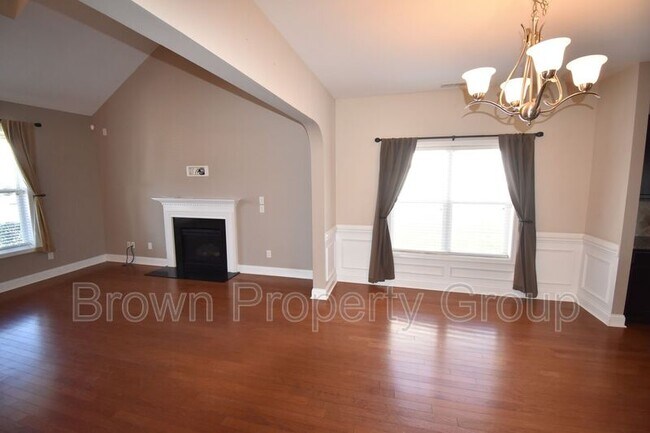 Building Photo - 1072 Ronald Reagan Drive