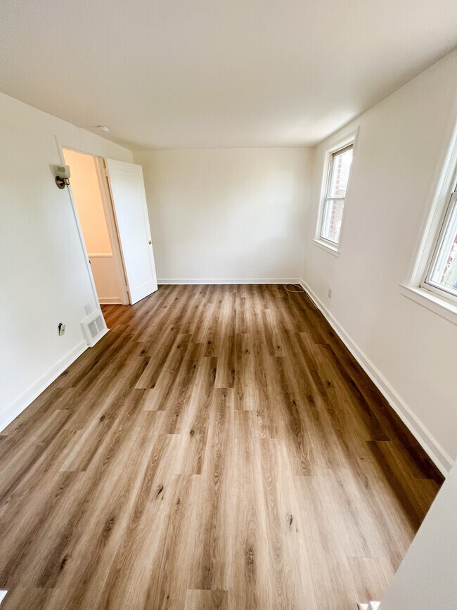 Bedroom 2 - 519 Vine St