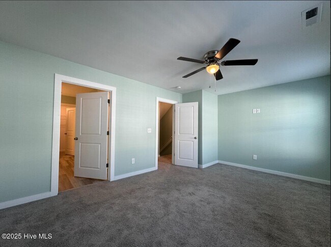 Building Photo - 421 Sunfish LN