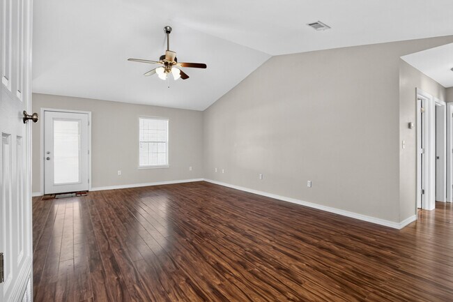 Building Photo - 3151 Forrest Ave