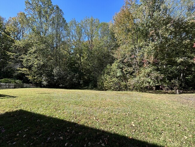 Building Photo - 1907 White Lake Dr