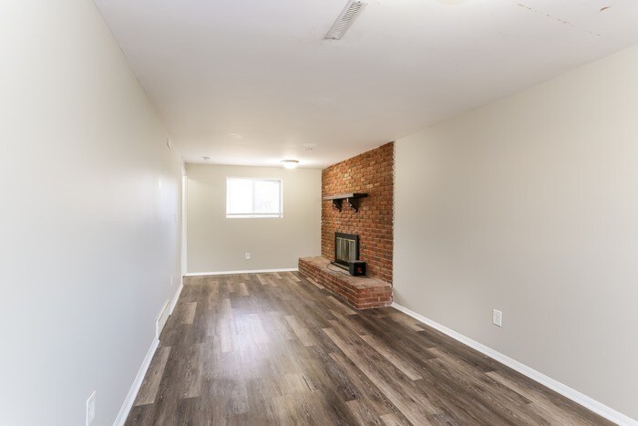 Building Photo - 2710 Moundcrest St