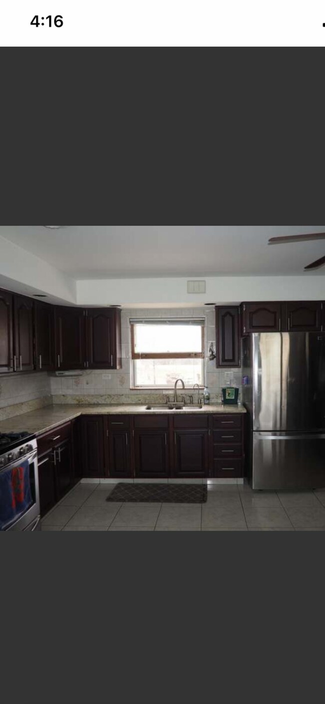 Building Photo - 4N200 Glen Ellyn Rd