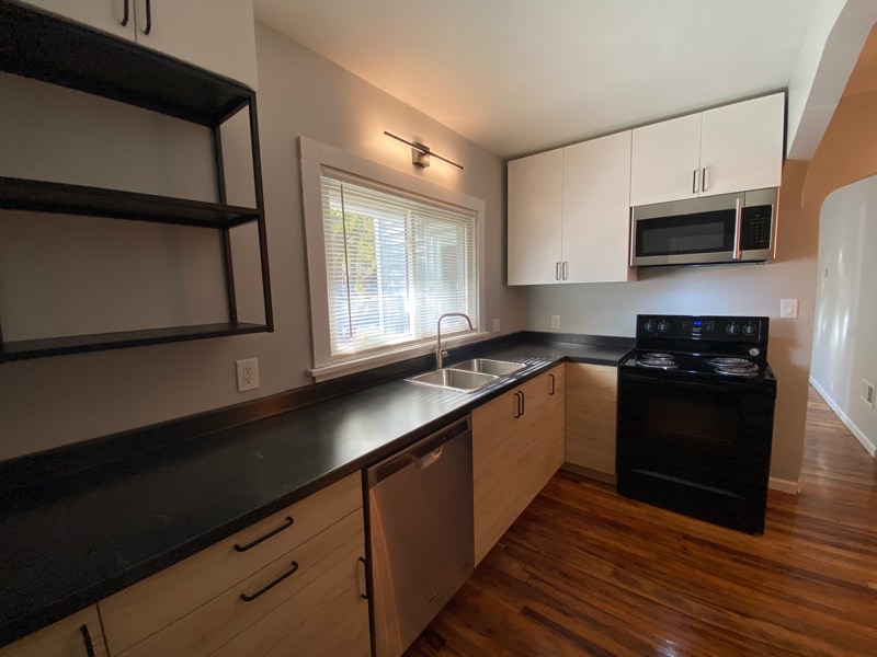 Building Photo - 3020 Forest Dr