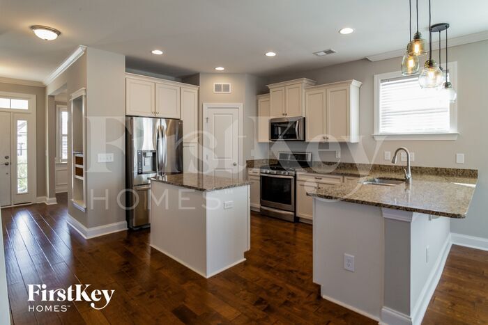 Building Photo - 412 Topcrest Ln