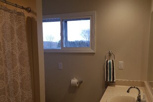 Building Photo - 10014 N Granville Rd