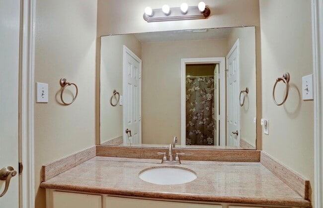 Building Photo - 20603 Cypress Breeze Dr