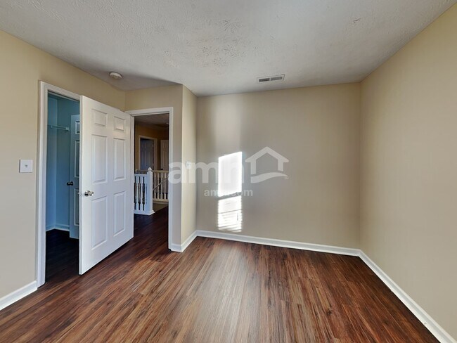 Building Photo - 12711 Buck Run Dr