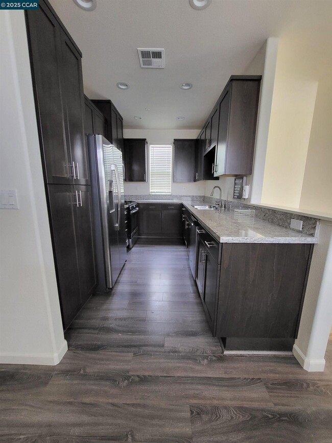 Building Photo - 5161 Waggle Ct
