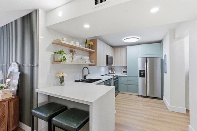 Building Photo - 1100 11th St